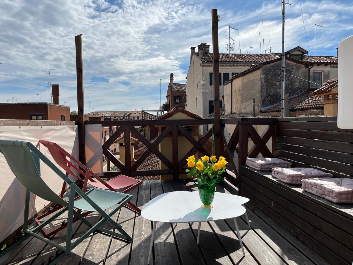 Casa Virginia Direct At The Canal Cannaregio With Own Roof Terrace Venecia Exterior foto