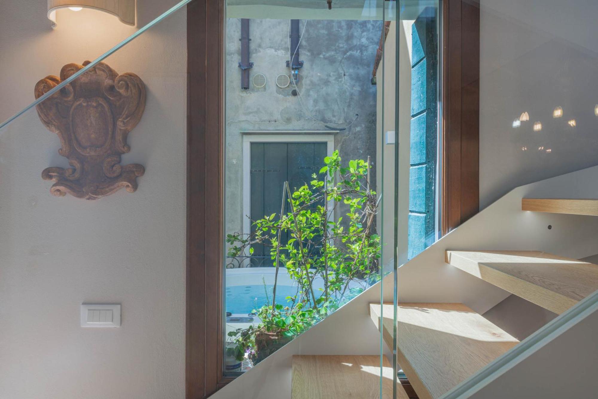 Casa Virginia Direct At The Canal Cannaregio With Own Roof Terrace Venecia Exterior foto
